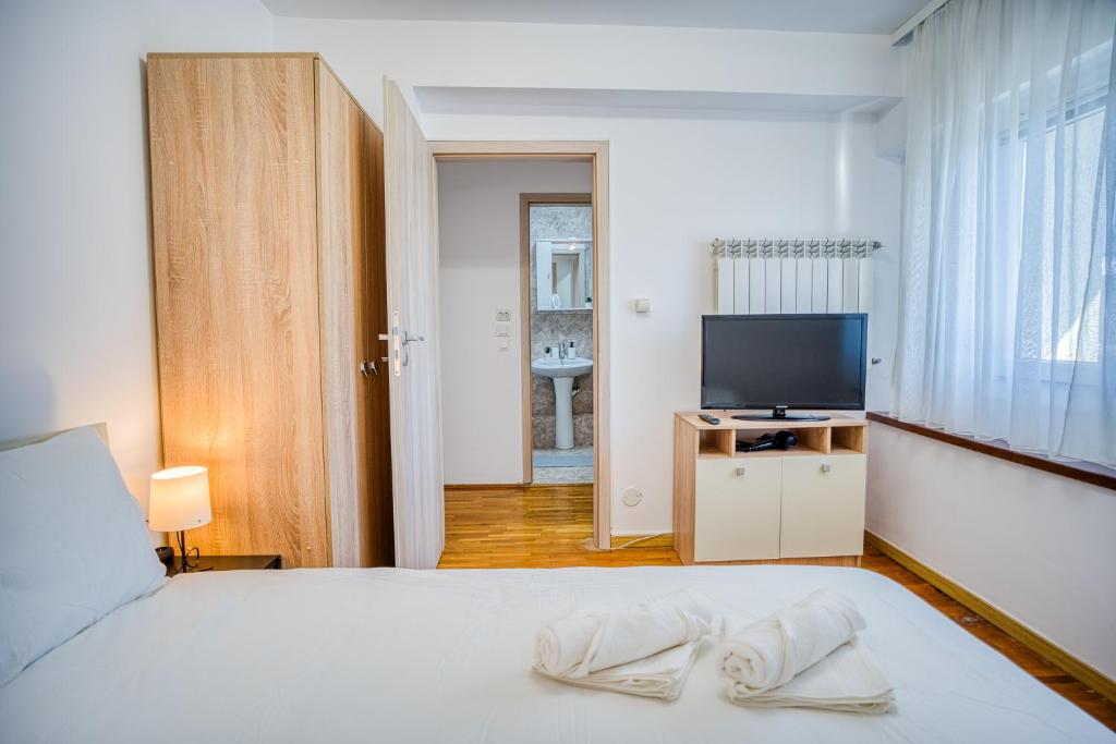 Bucharest Playful Retreat - 1BR Cozy Apartment photo 2