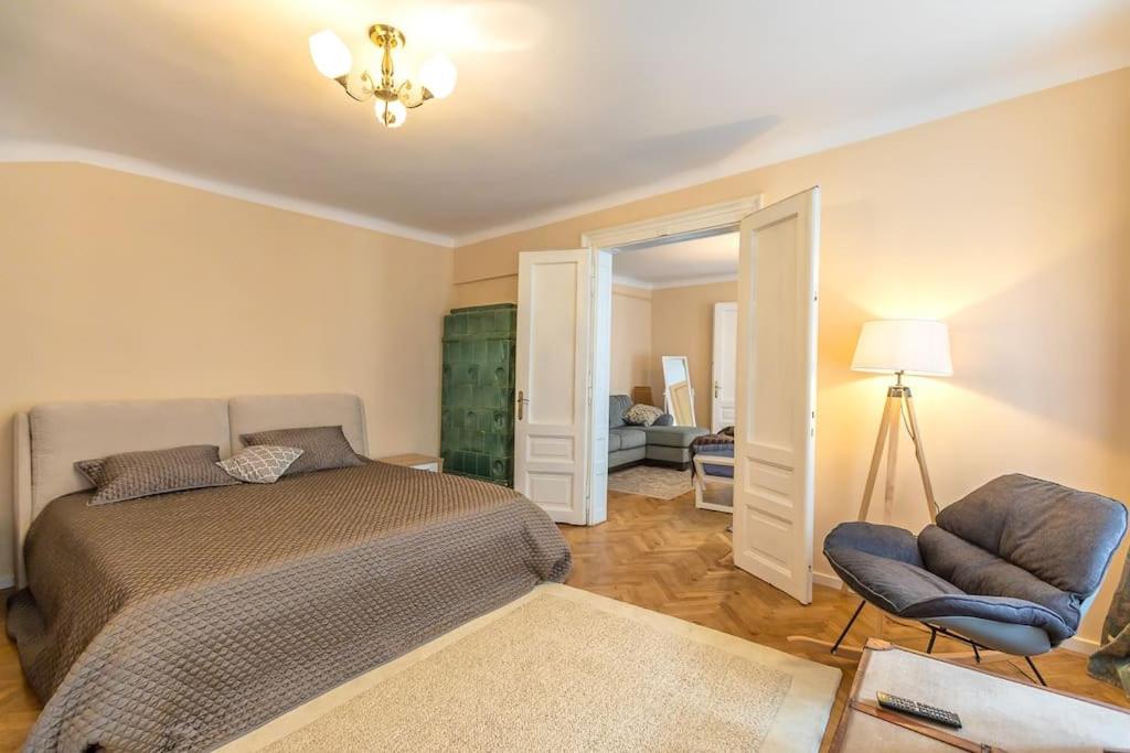 StylishCozy Apartment photo 2