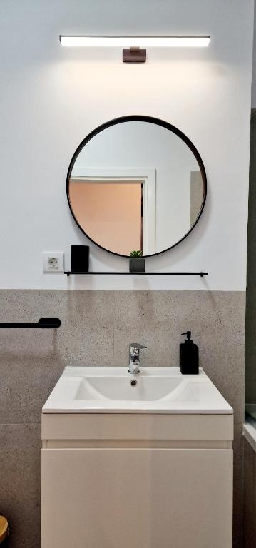 Zz Apartment Silk District photo 3