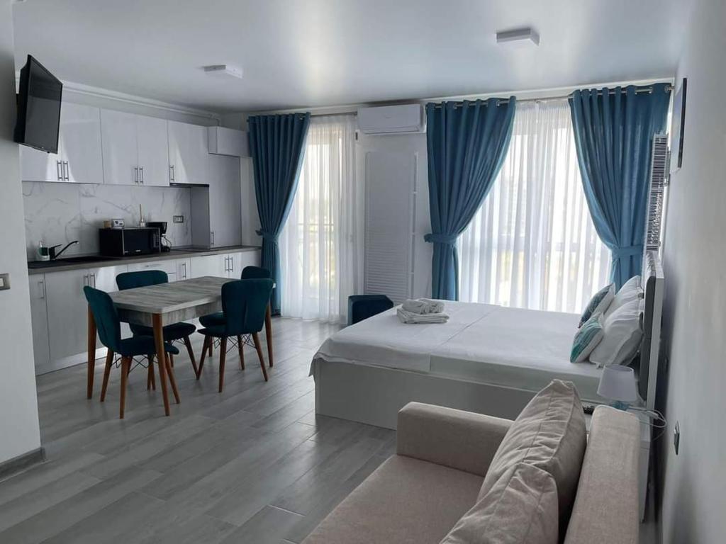 Studiouri Nord 10 - Endless Summer Mamaia Nord Apartaments photo 2