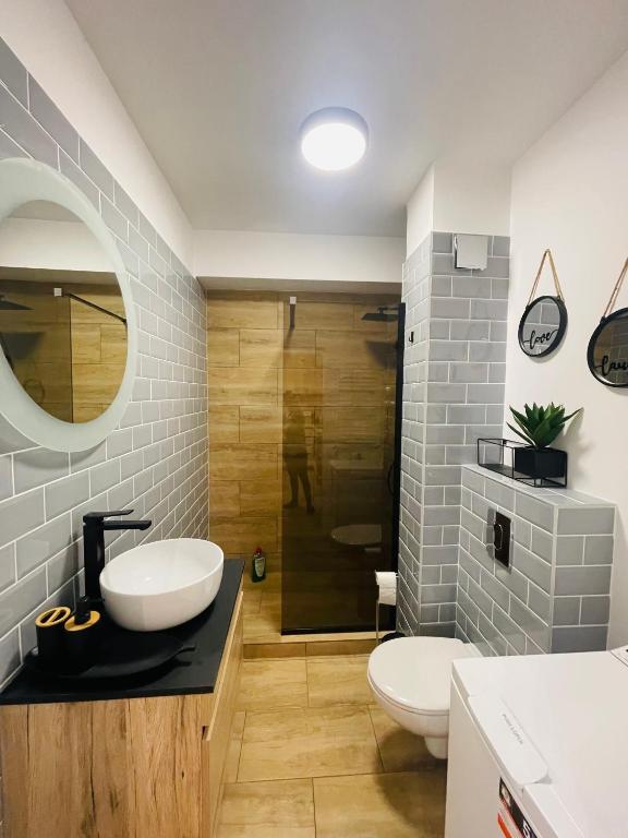 Sara Onestilor Prima apart photo 3