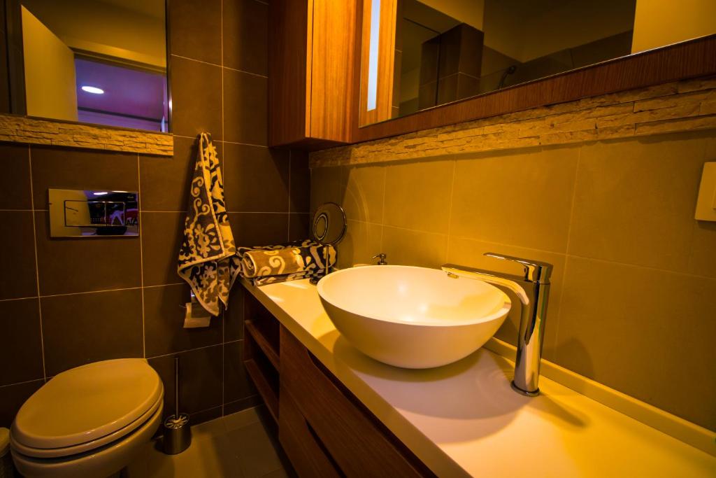 Top Trio Residence photo 3