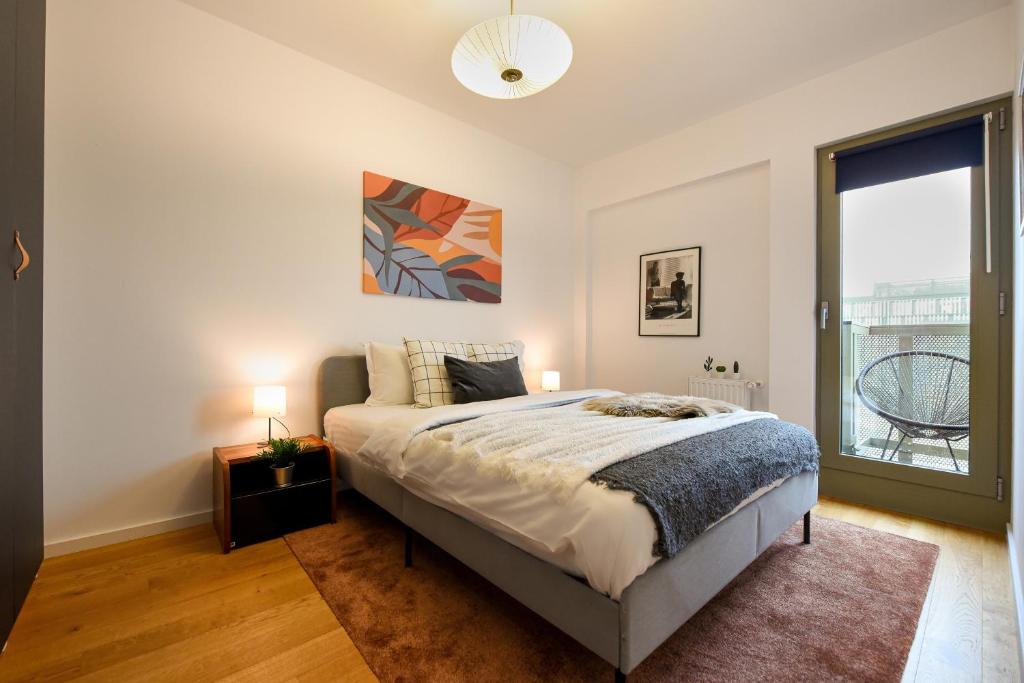 The Geometrist - Stunning 1BR Apt with balcony photo 2