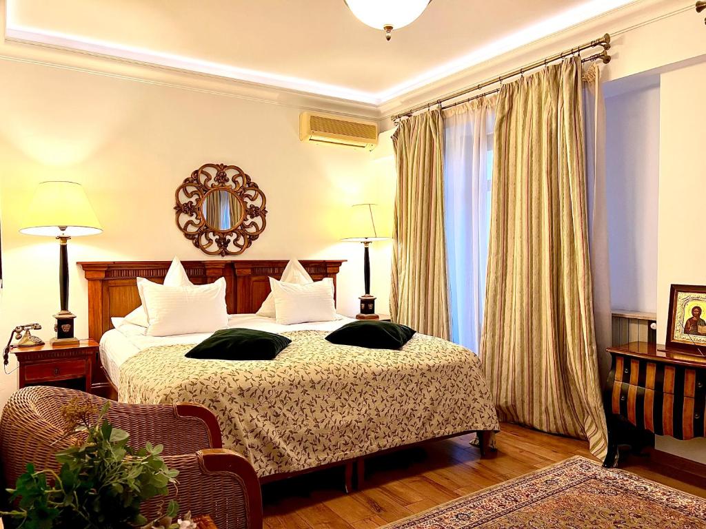 Arc de Triomphe Studios photo 2