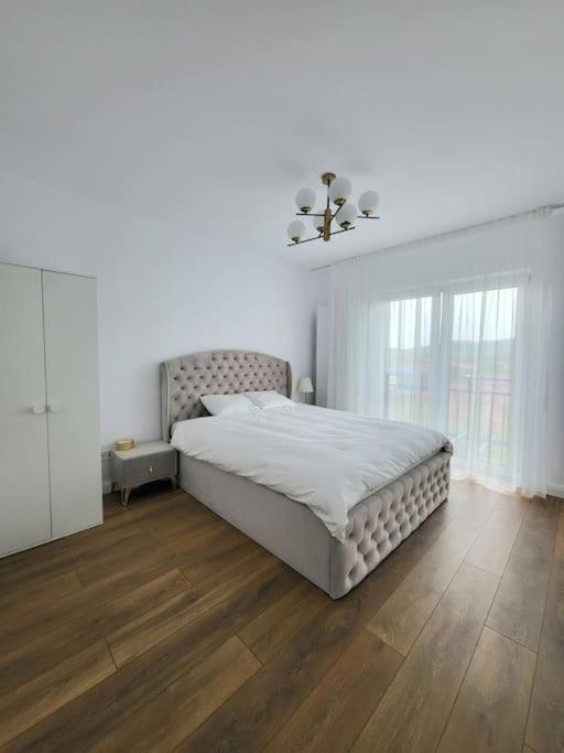 Sunset House spacious 3 bedrooms Baciu Cluj photo 2