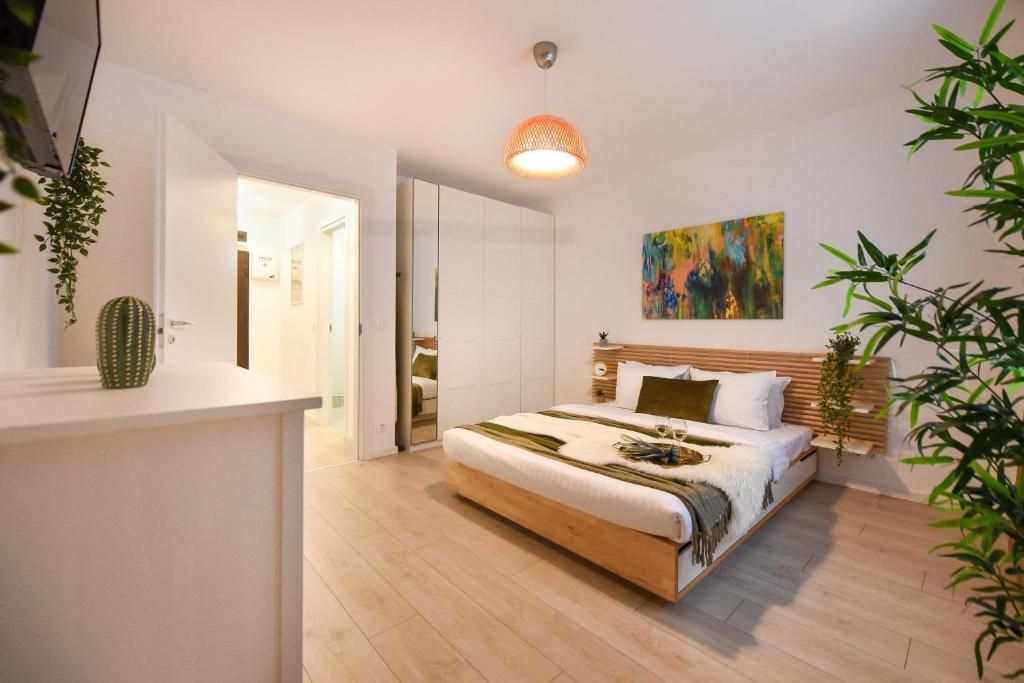 The Comfy Spot - 1 BR-Apartment & Parking Included in North Business Area photo 2