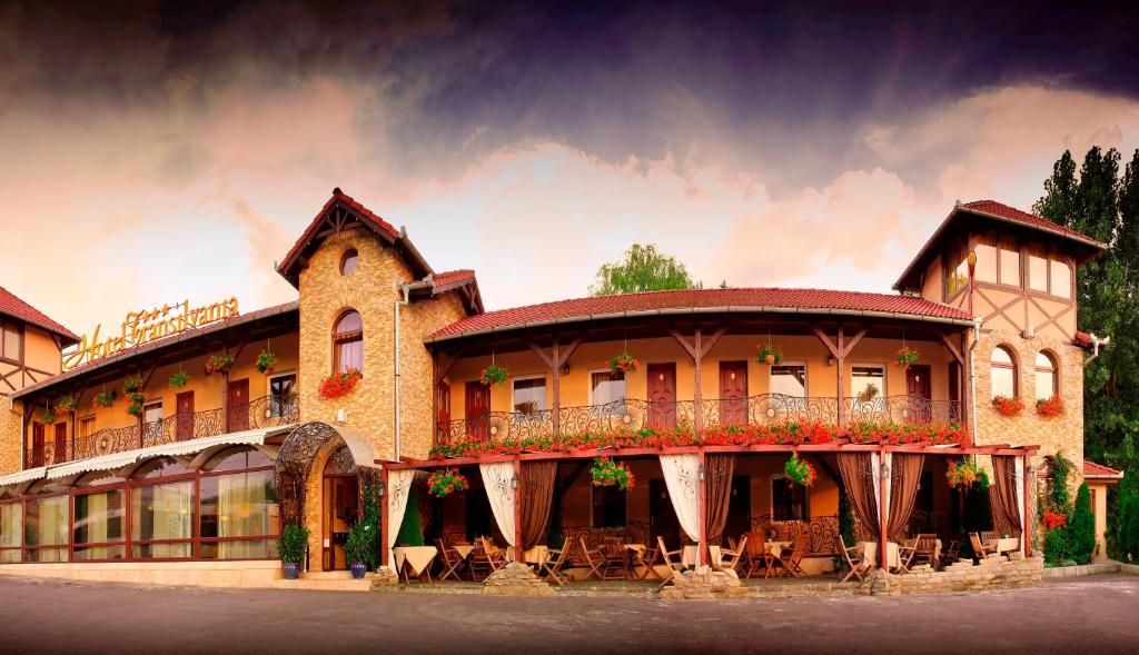 Hotel Transilvania — photo 1