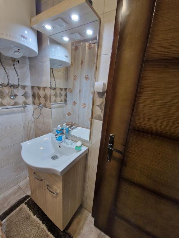 Brvnara Rajkova koliba - STD Bojovići Zlatar photo 3