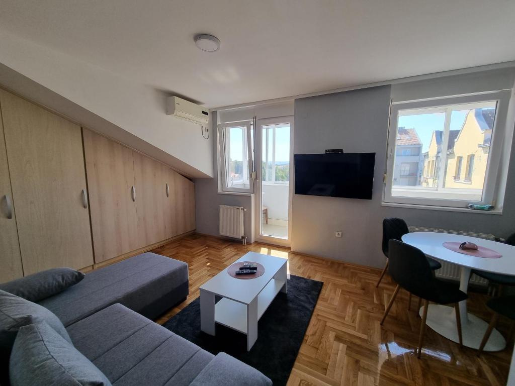 LikeHome life - Novi Sad Stevana Sremca photo 2