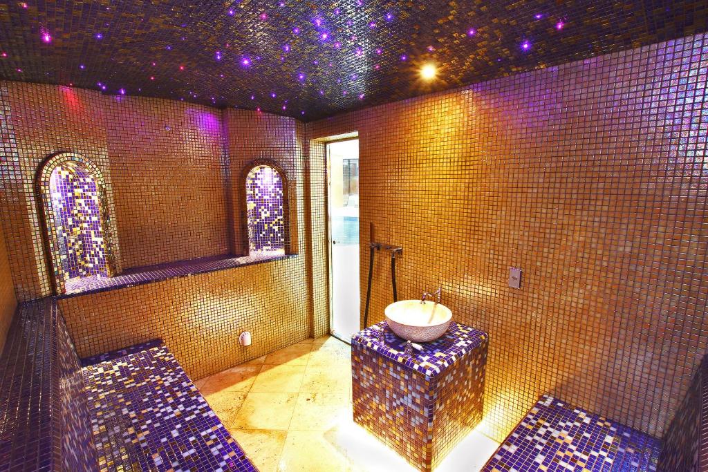 A Hoteli - Hotel Sloboda photo 2