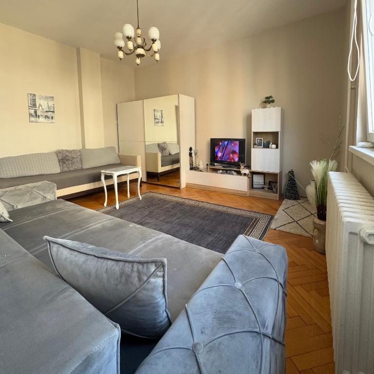Square View Apartment photo 3