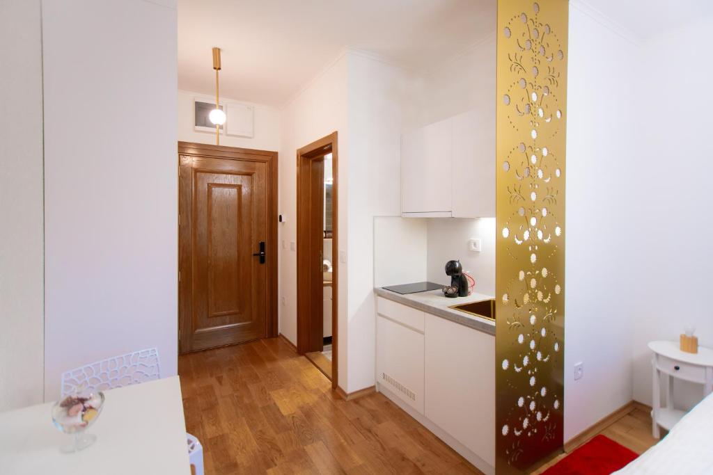 Studio 106 Apartment photo 3