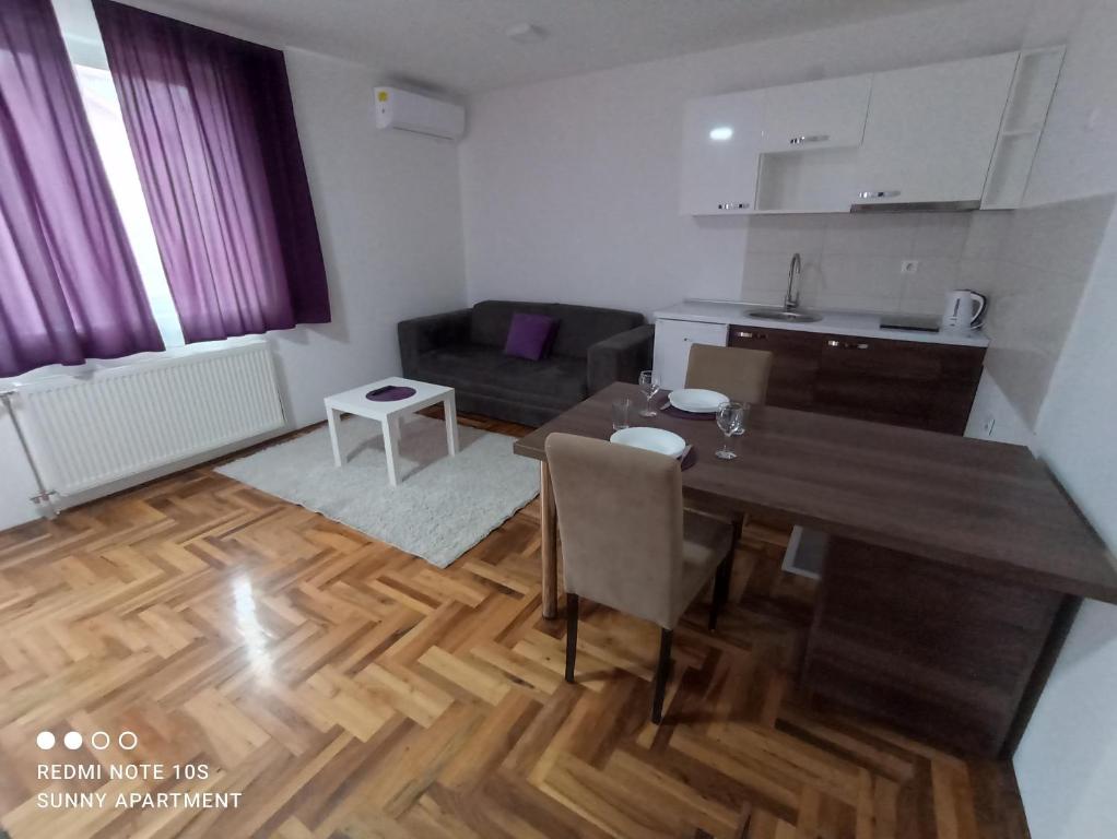 Sunny apartment photo 3