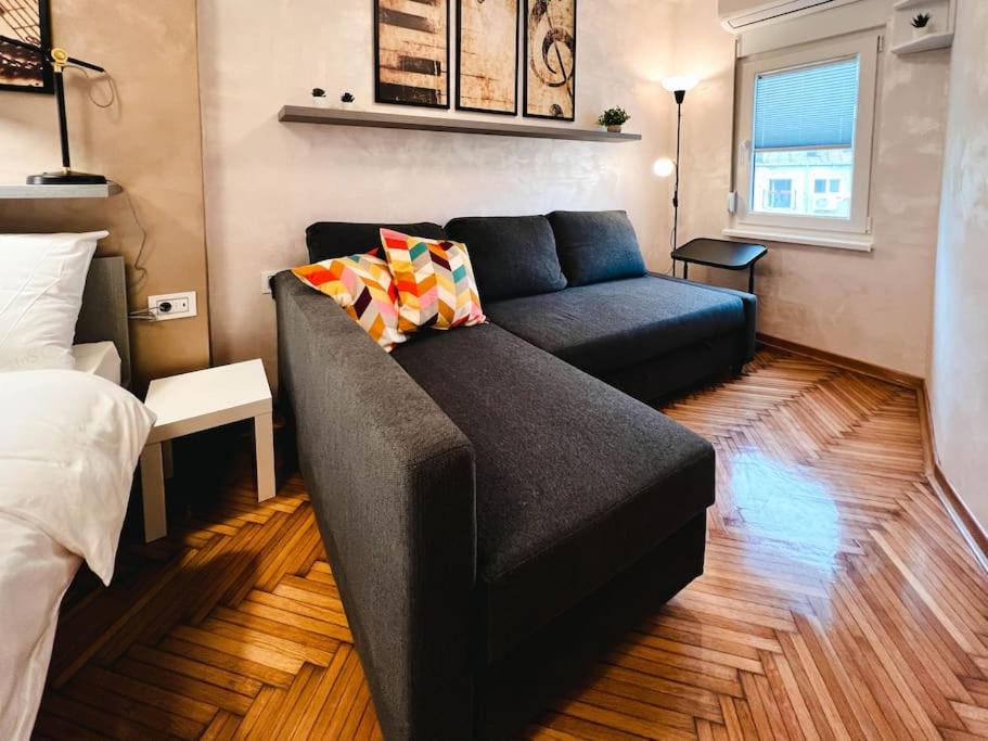 Stylish studio in city center photo 2