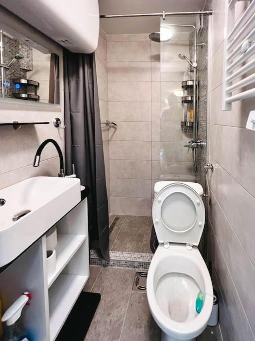 Stylish studio in city center photo 3