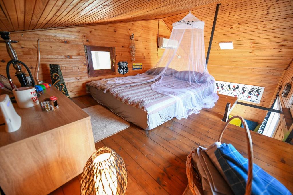 Sagando - Floating house on Sava river photo 2