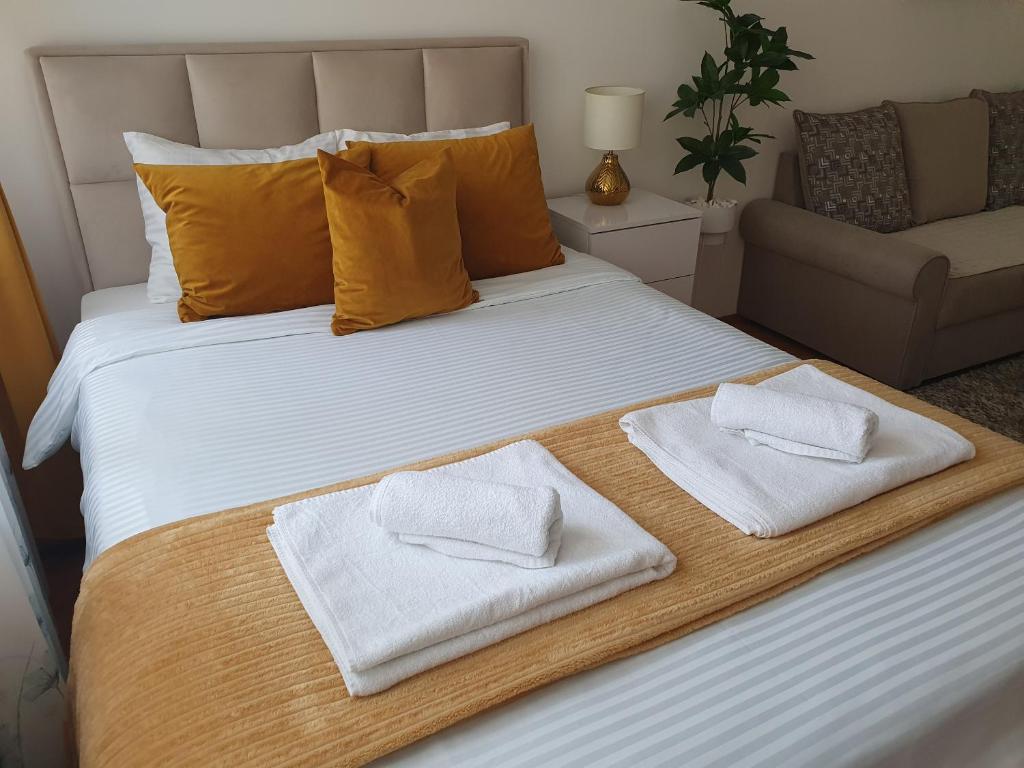 Golden Apartment photo 3