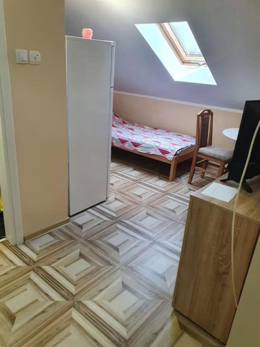 Small cute single room A2 in Pancevo photo 2