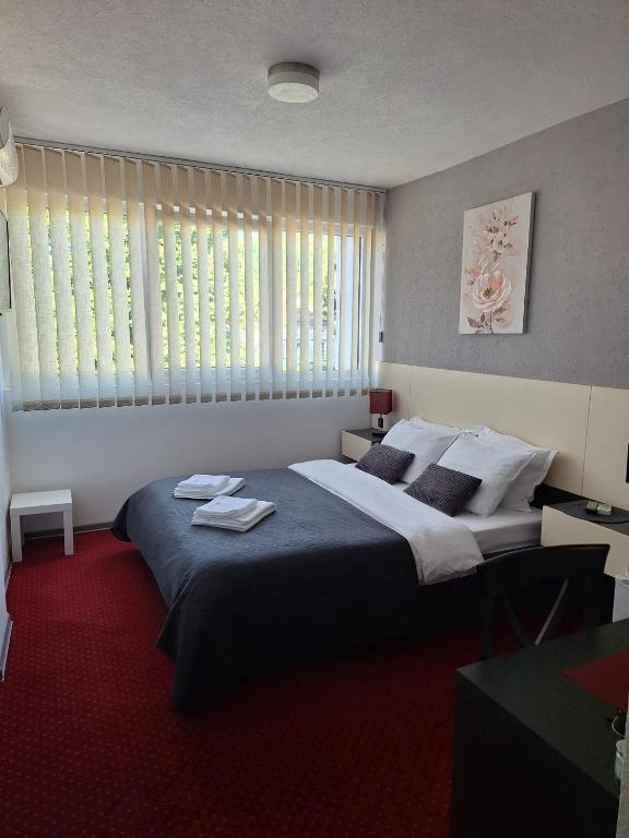 Rooms S&S Milicevic u strogom centru Aleksandrovca photo 2