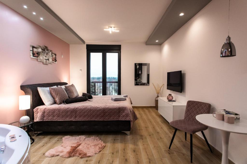 Room Jacuzzi “ATHENA” photo 2