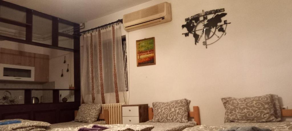 rm castell apartments photo 3