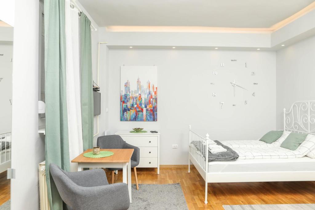 Studio 91 with Great WI-FI and free parking photo 2