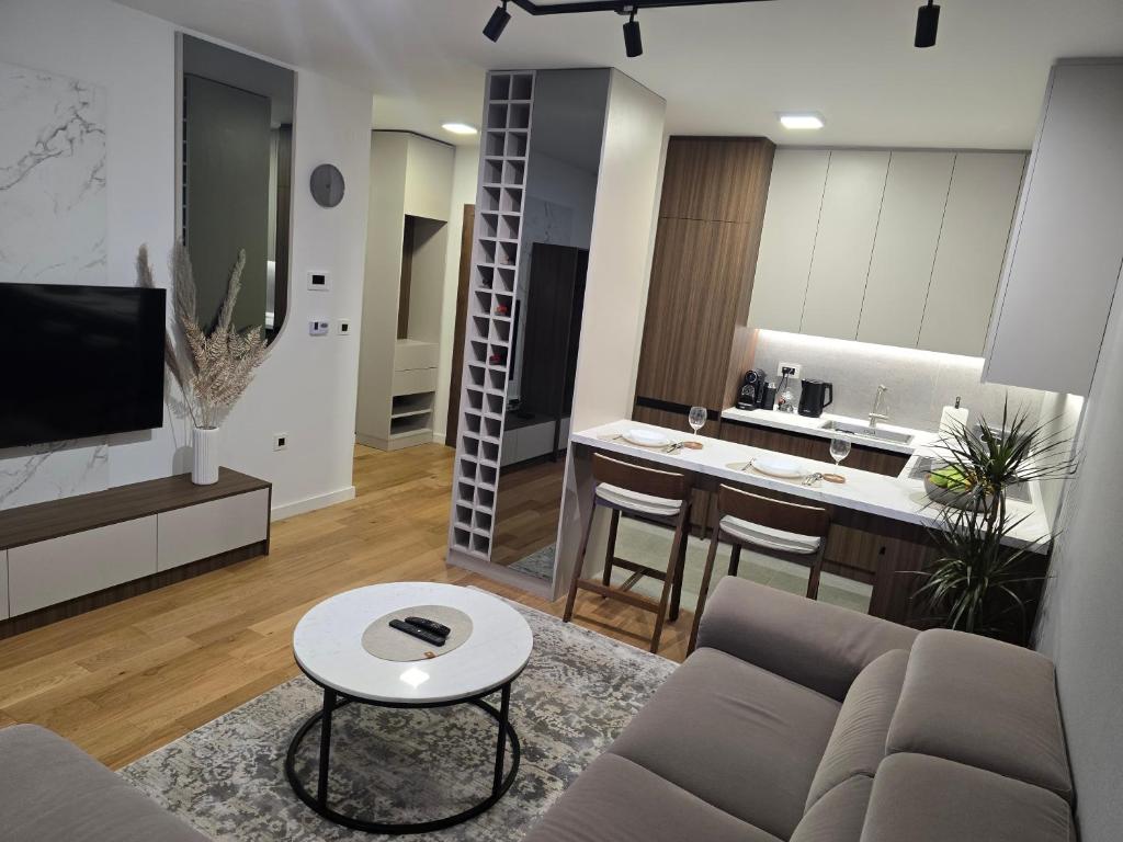 Skyline Apartments Free Parking — photo 1