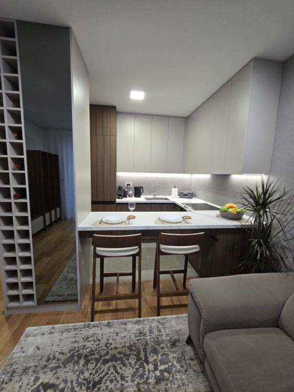 Skyline Apartments Free Parking photo 2