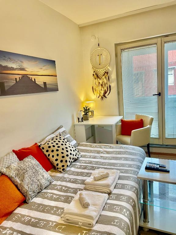 Charming studio near downtown photo 2