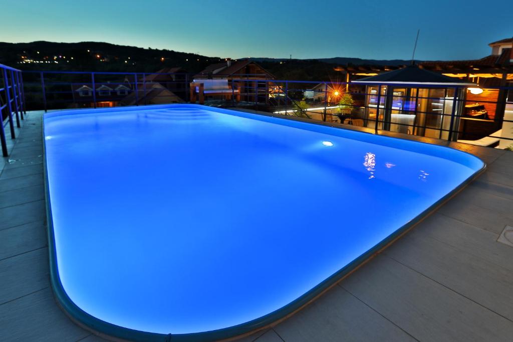 Garni Hotel Zen free parking photo 2