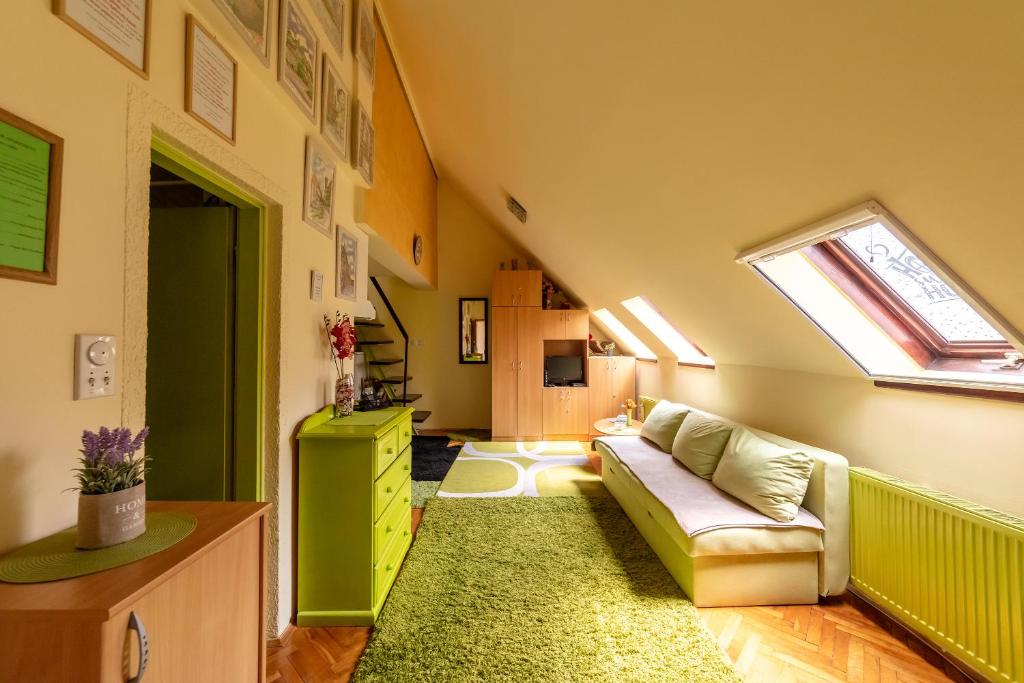 Sweet Home Center Apartment photo 2