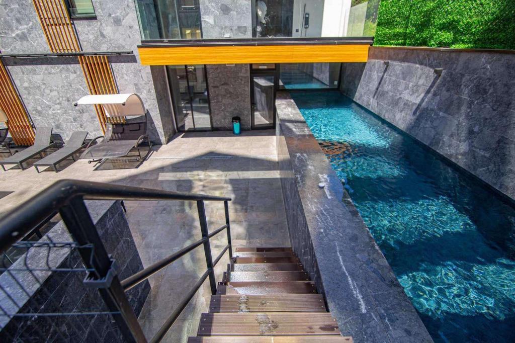 SREBRNI VRHOVI Penthouse photo 3