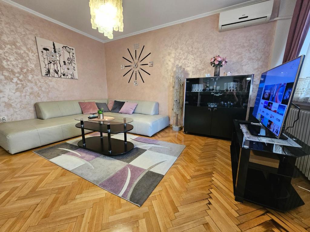 Slavija Apartment photo 2