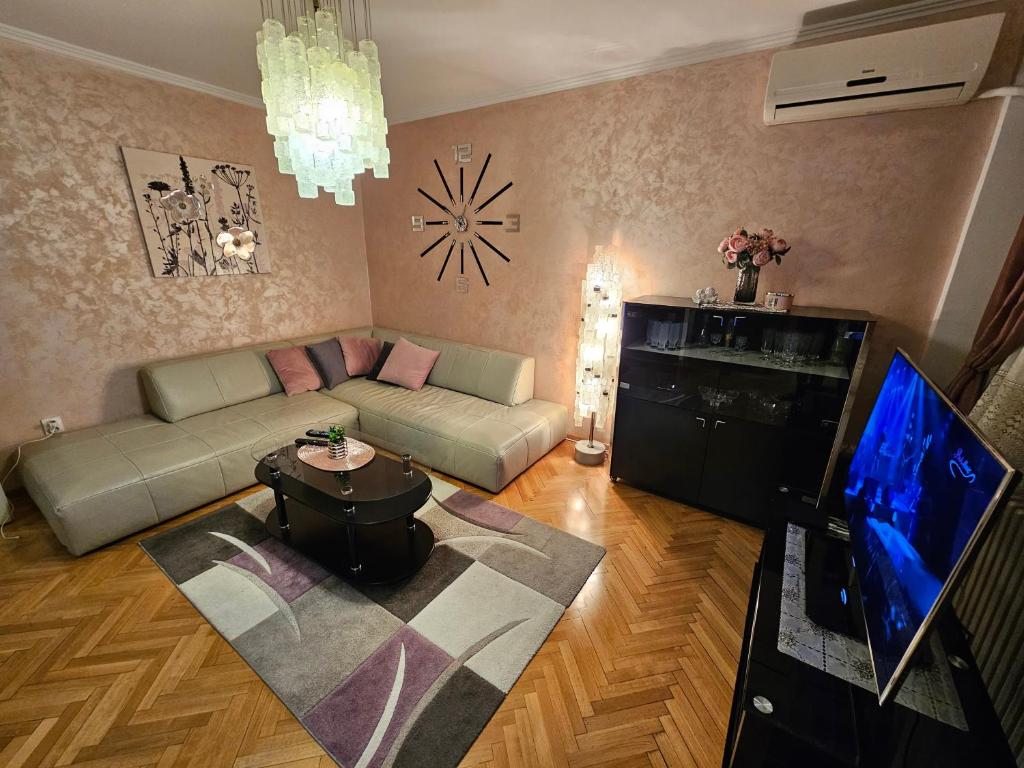 Slavija Apartment photo 3