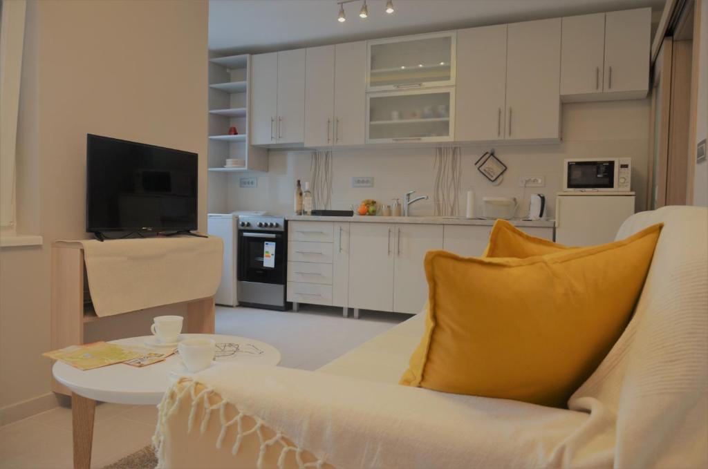 Spacious 2-bedroom apartment with luxury feel — photo 1