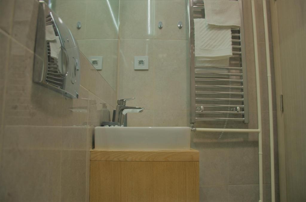 Spacious 2-bedroom apartment with luxury feel photo 3