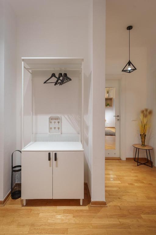 Yellow Lux apartment photo 3
