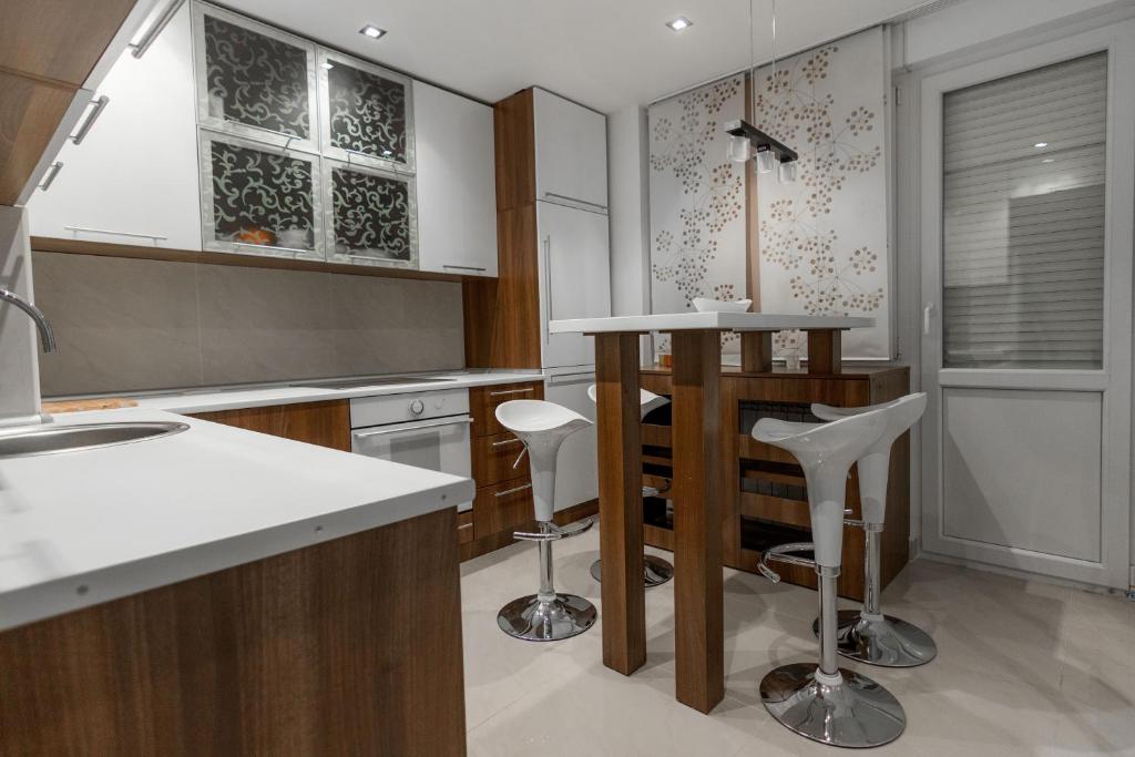 Central Park Apartments photo 3