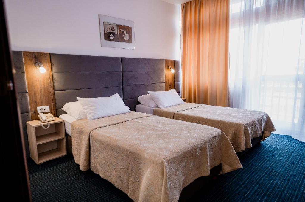 Hotel Slavija — photo 1