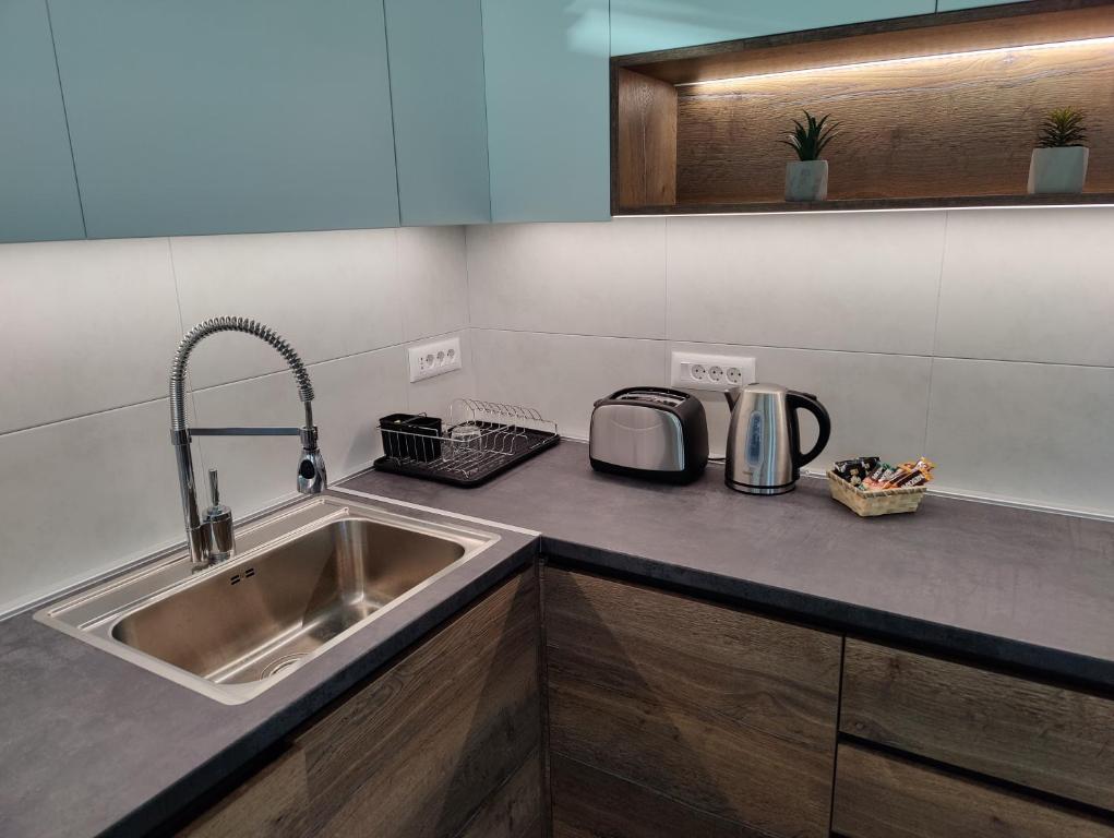 Sunflower Apartments photo 3