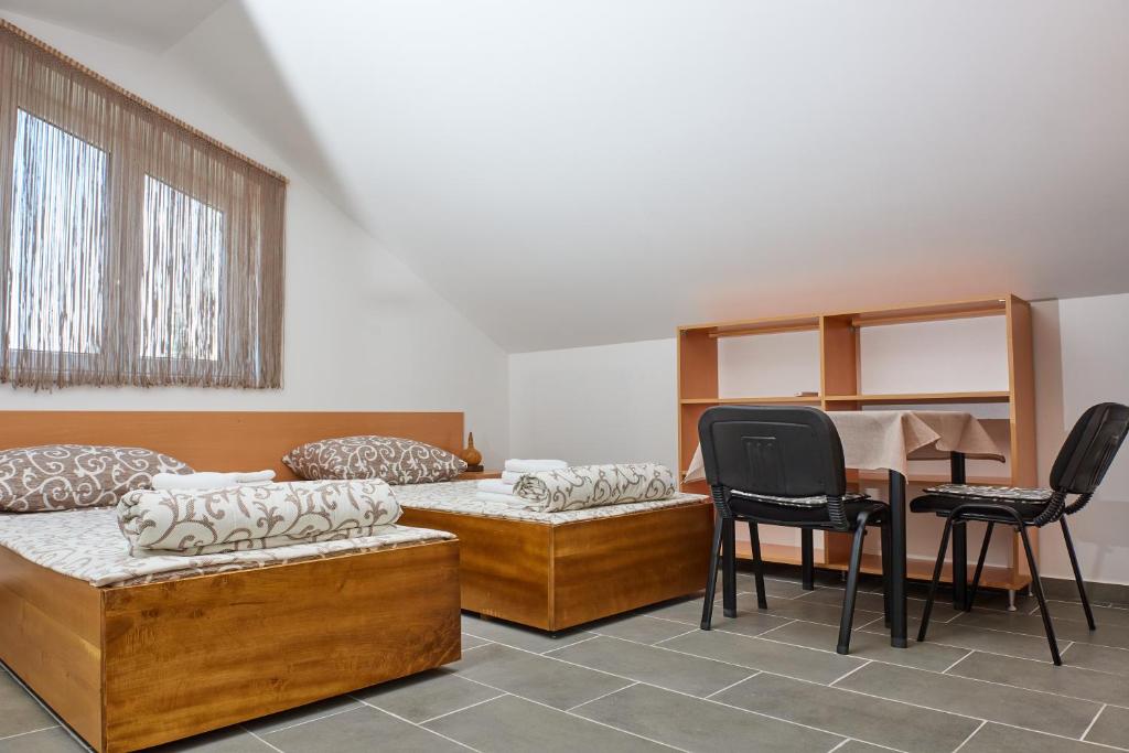 Sakota family house photo 2