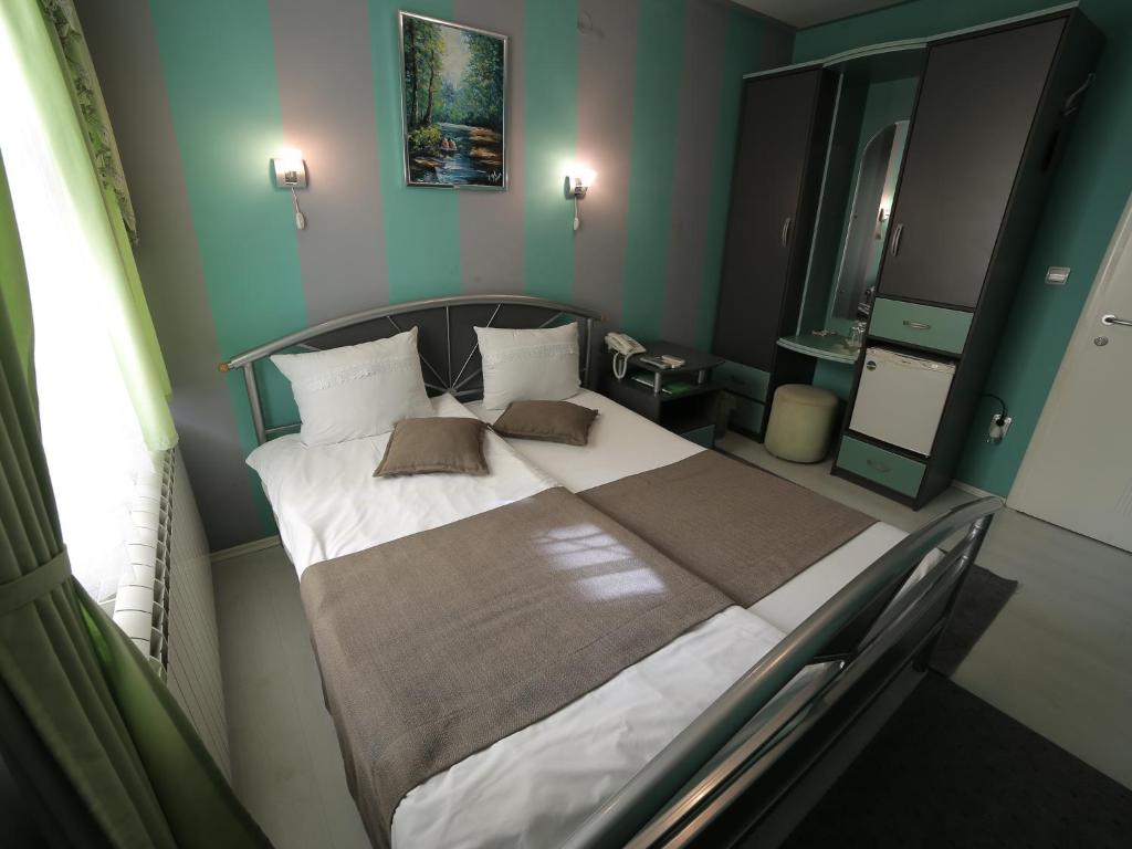 Hotel Ženeva photo 2