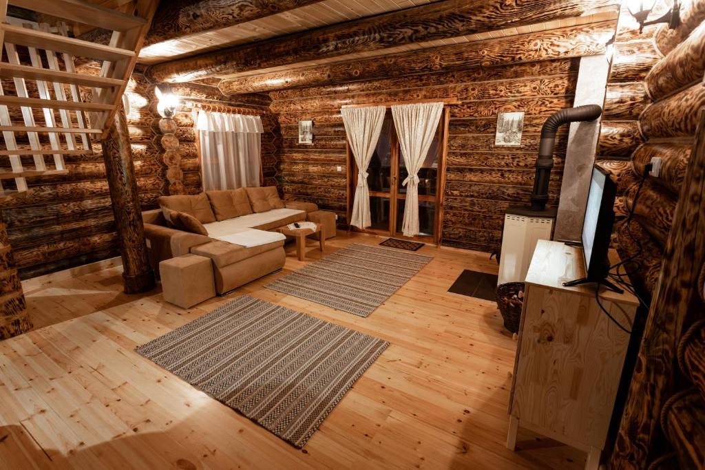 Zlatarske brvnare Zlatar Chalets photo 3