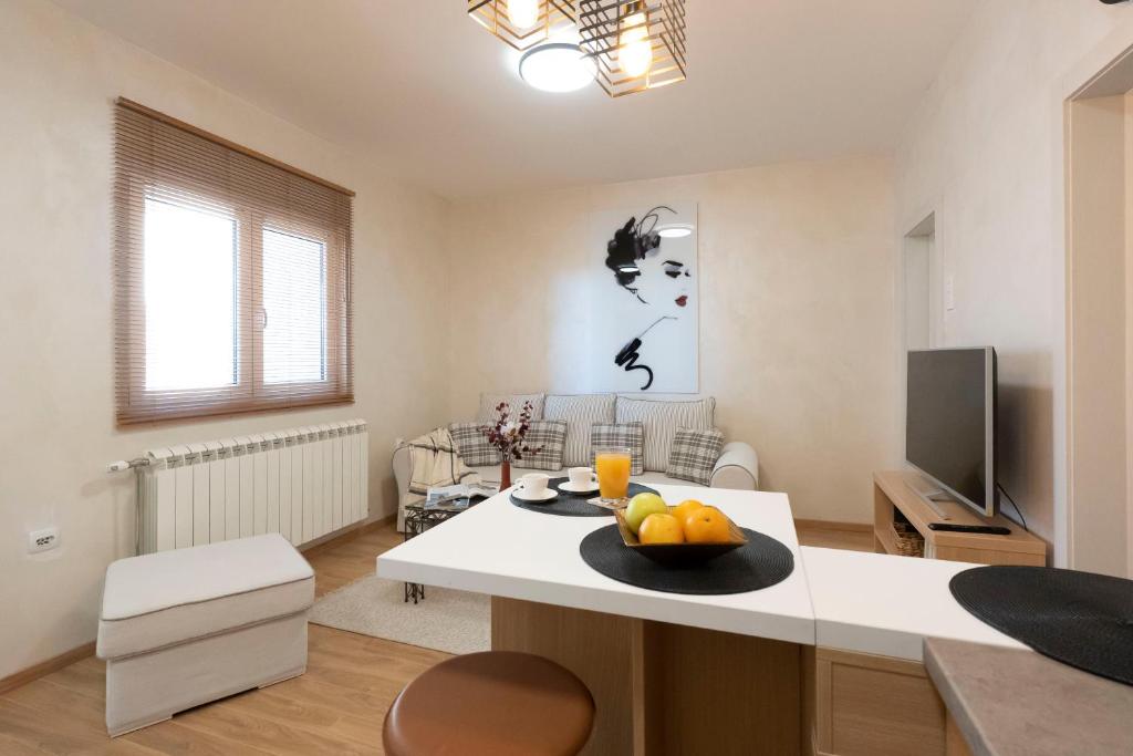 1-bedroom apartment near airport photo 3