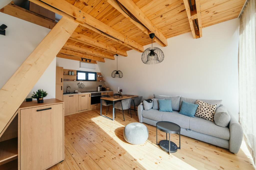 SunMoon Kosmaj kućice i prostor za događaje photo 3