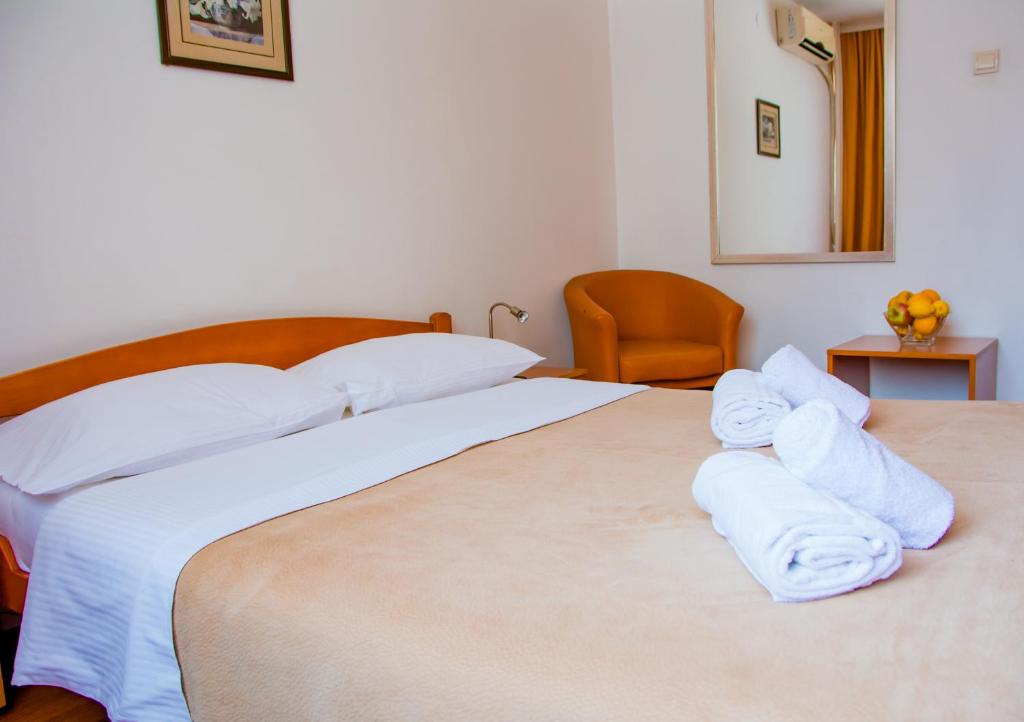 Hotel Srbija-FREE PARKING photo 2