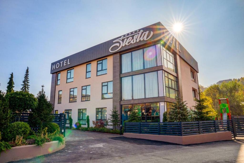 Hotel Siesta — photo 1