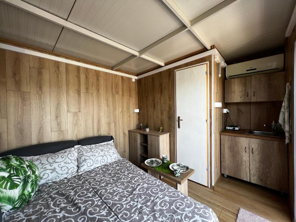 Splav Zaton - Floating Cabin photo 2