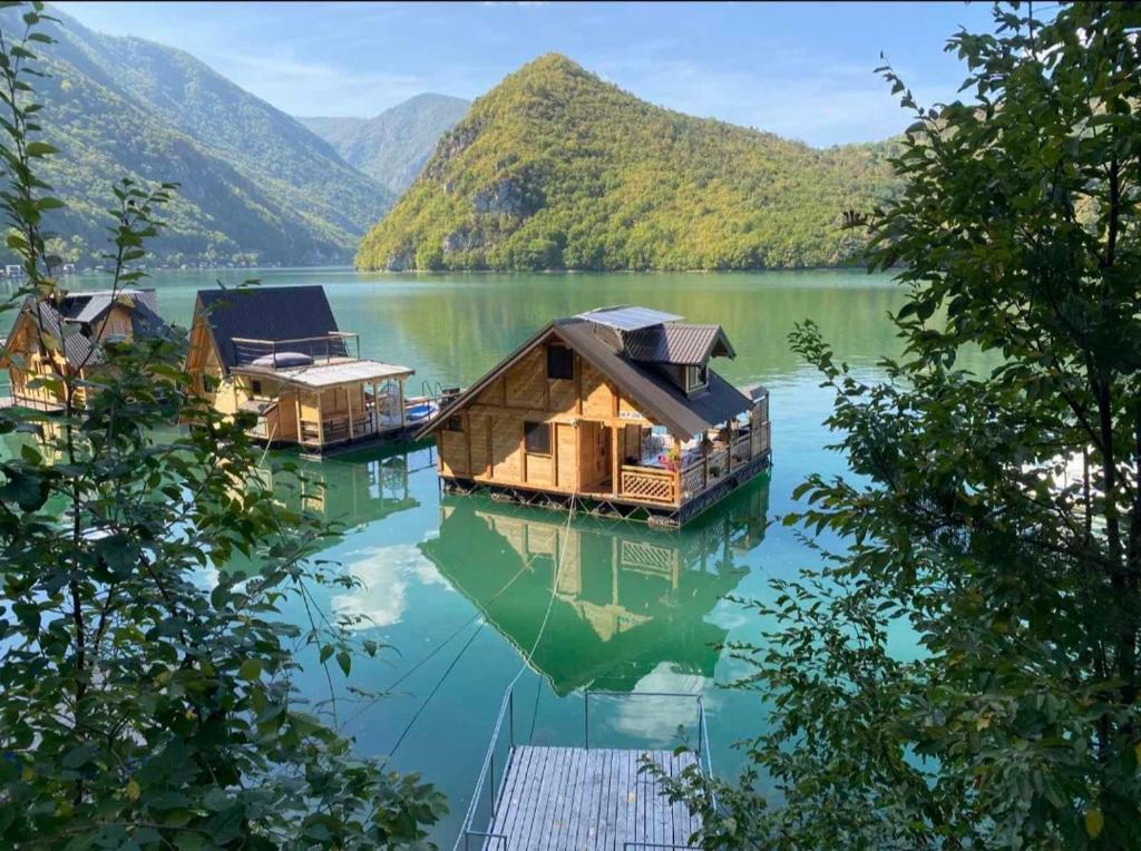 Splav Horizont photo 2