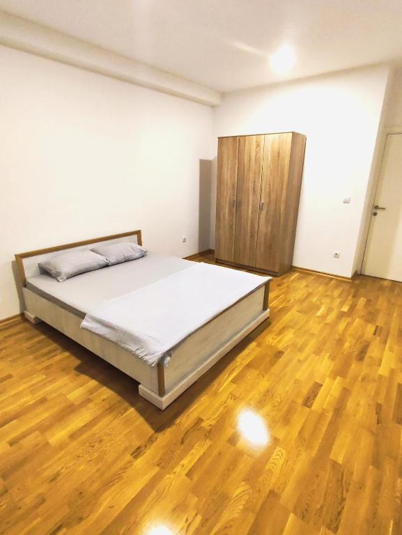 Lux apartman Ub photo 2